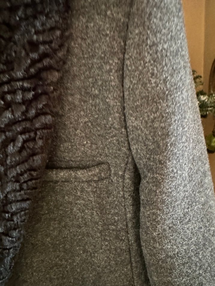 Siyah Yaka Detaylı Koyu Gri Kaban - Görsel 4