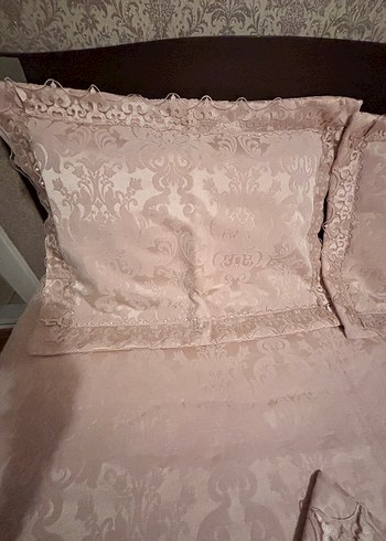 Pembe Nakışlı Yatak Örtüsü Takımı - Görsel 3