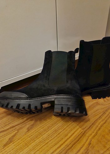 Siyah Süet Kadın Bot - Tokalı, Kalın Topuklu - Görsel 3