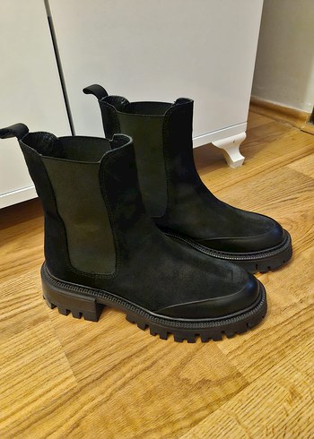 Siyah Süet Kadın Bot - Tokalı, Kalın Topuklu - Görsel 2