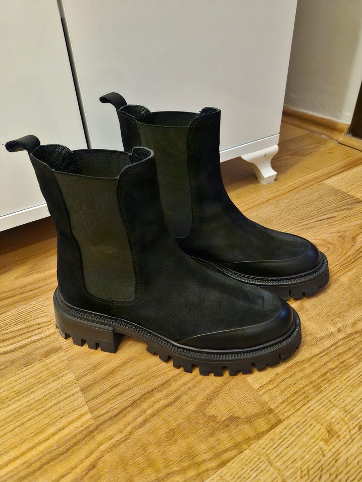 Siyah Süet Kadın Bot - Tokalı, Kalın Topuklu - Görsel 2