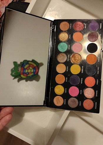 Çok Renkli Koyu Göz Farı Paleti - Görsel 2