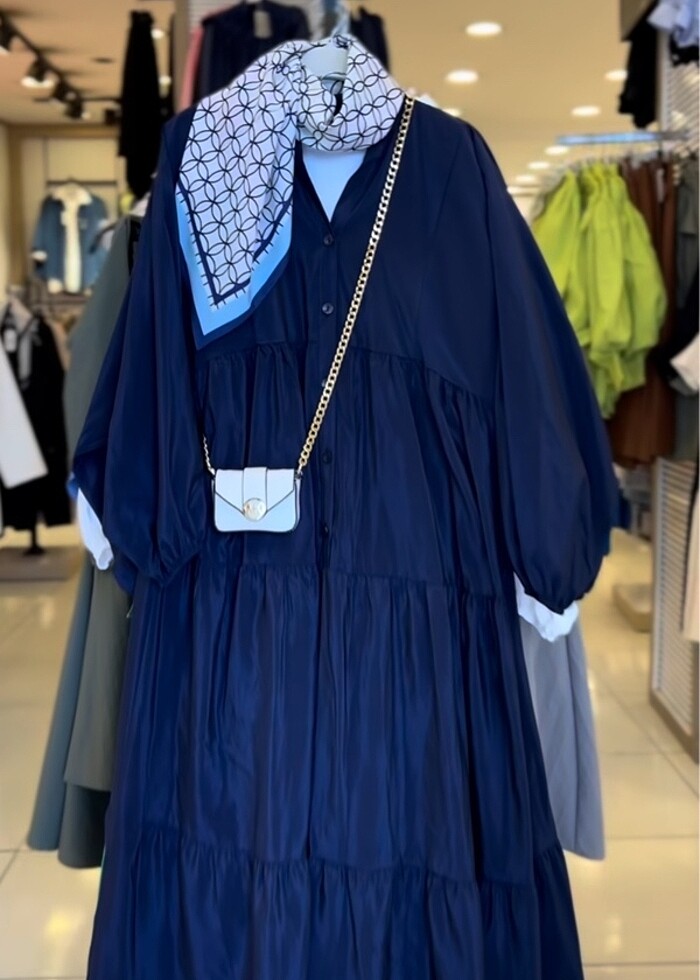 Önden düğmeli tesettür elbise - Görsel 2