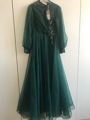 Yeşil taş detaylı nişanlık söz elbisesi abiye
