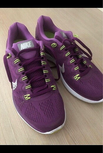 Bayan Nike spor ayakkabı