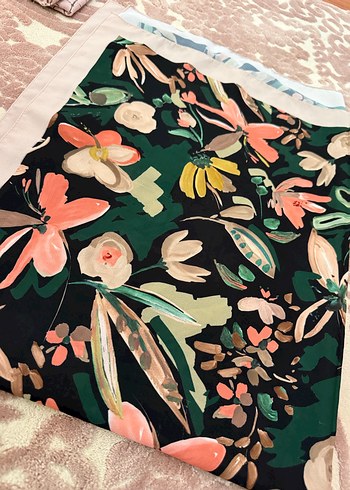 Çiçek Desenli Şal - Görsel 2