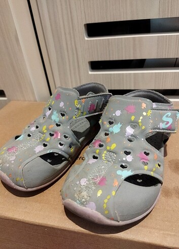 24 Beden Skechers sandalet 