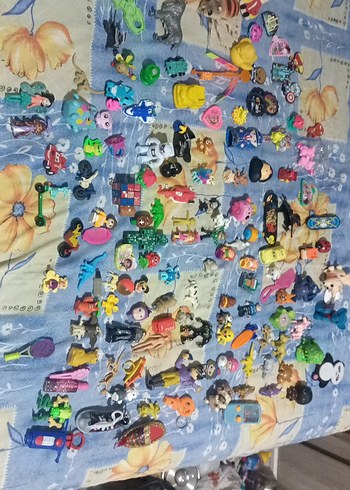 Renkli Çoklu Aksiyon Figürleri Koleksiyonu