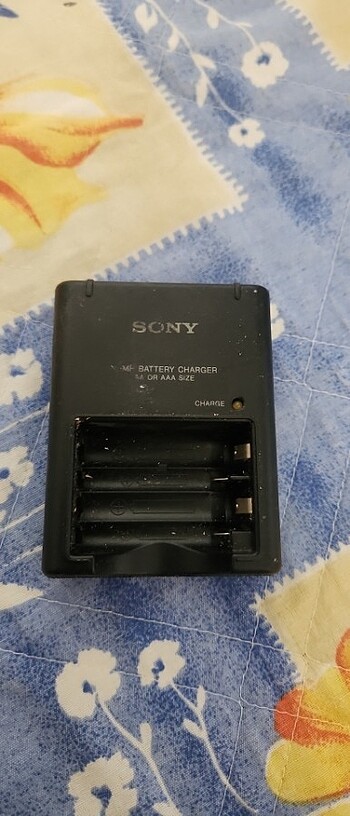 Sony pil şarjı