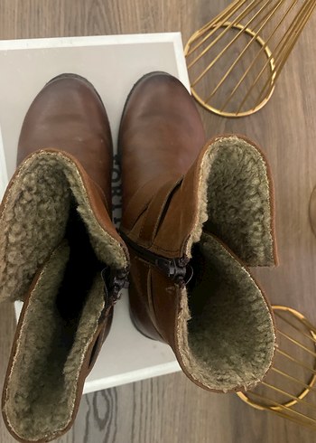 Kahverengi Deri KadınBot - Görsel 5