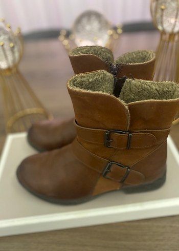 Kahverengi Deri KadınBot - Görsel 4