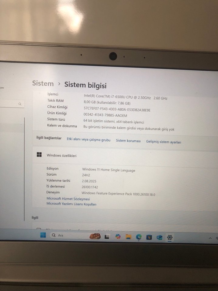 Beyaz Lenovo Dizüstü Bilgisayar - Görsel 3