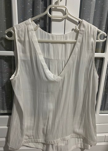 Beyaz  V Yaka Kolsuz Bluz - Görsel 3