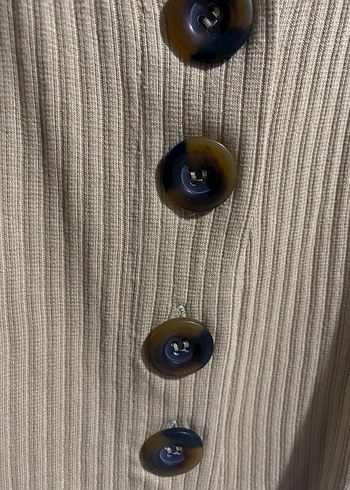 Bej Düğmeli Kısa Kollu Kadın Bluz - Görsel 2