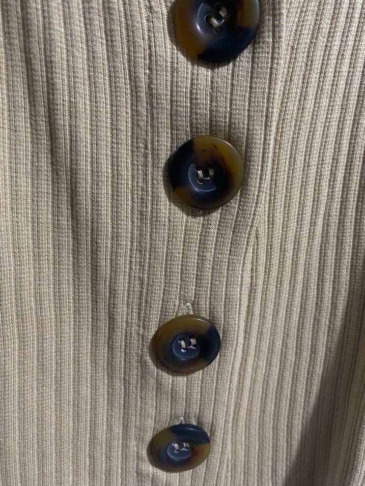 Bej Düğmeli Kısa Kollu Kadın Bluz - Görsel 2