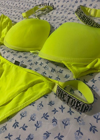 Sarı 
Takım - Görsel 2