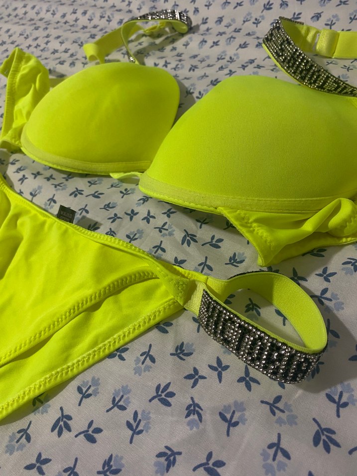 Sarı 
Takım - Görsel 2