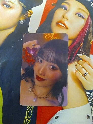 Momo Photocard