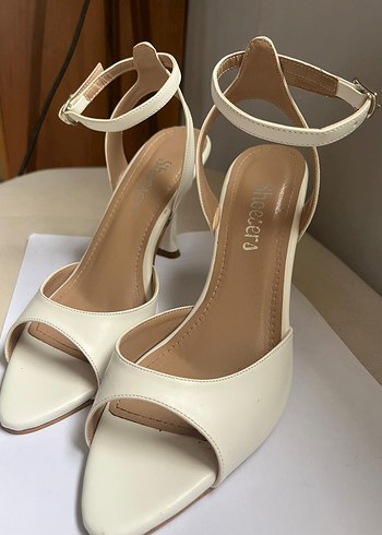 Beyaz Stiletto Topuklu Bağcıklı Kadın Ayakkabı Yeni - Görsel 3