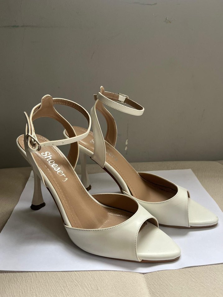 Beyaz Stiletto Topuklu Bağcıklı Kadın Ayakkabı Yeni - Görsel 2