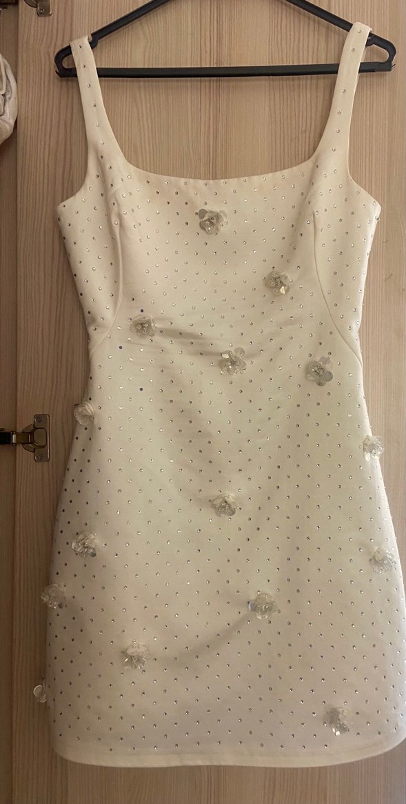 Kısa Beyaz askılı Elbise taşlı - Görsel 2