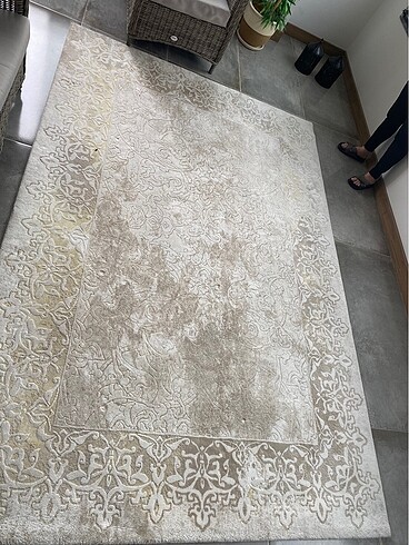 6 metre kare halı ayrıca diğer parçaları da mevcuttur. 
