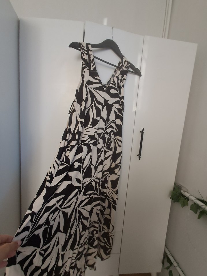 V Yaka Desenli Uzun Elbise - Görsel 2