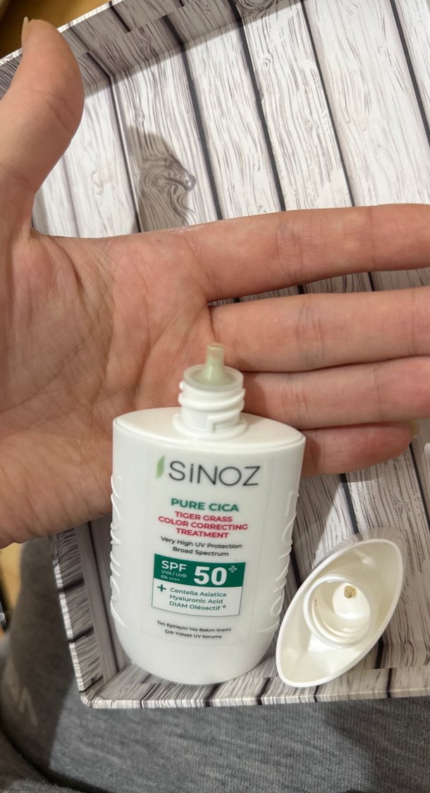 Sinoz Pure Cica Renk Düzeltici Güneş Kremi SPF 50 - Görsel 2