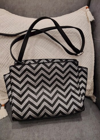 Siyah Beyaz Zebralı Kadın Omuz Çantası- Pierre cardin - Görsel 2