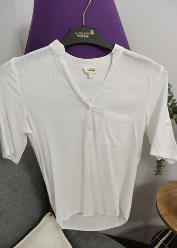 V Yaka Düğmeli Beyaz Keten Kadın Gömlek - Görsel 4