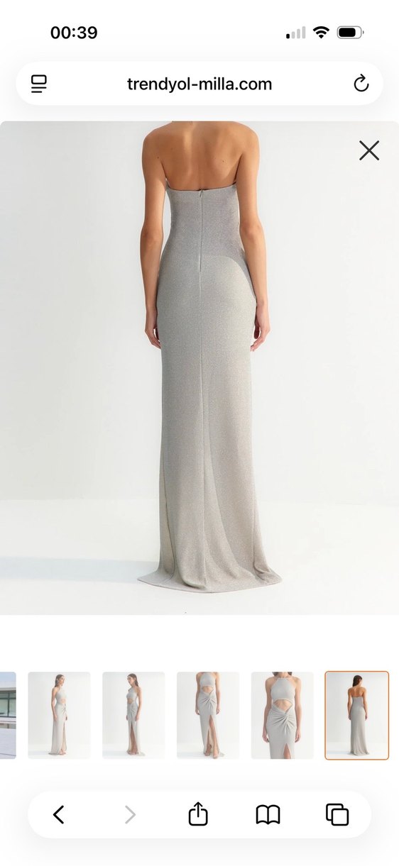 Gri Dekolteli Gece Elbisesi - Görsel 2