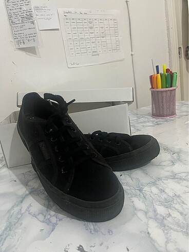 38 Beden Superga
