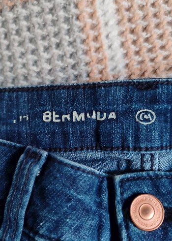 Düğmeli Nakışlı Mavi Denim Jean