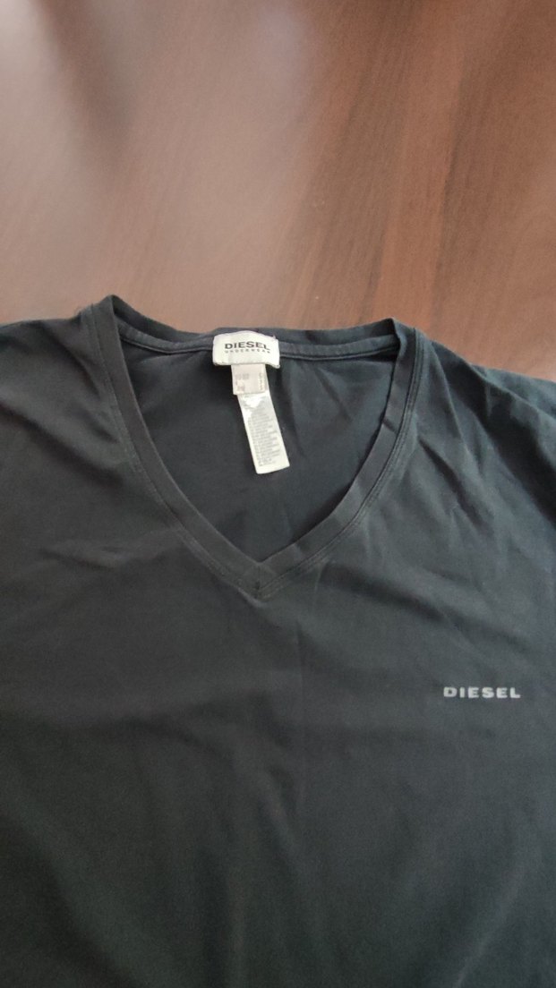 Gri V Yaka Erkek Tişört - Görsel 2