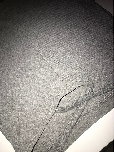l Beden gri Renk Bel detayli crop