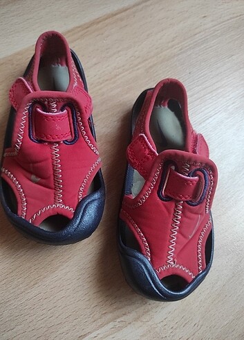 19 Beden kırmızı Renk Bebek sandalet unisex 