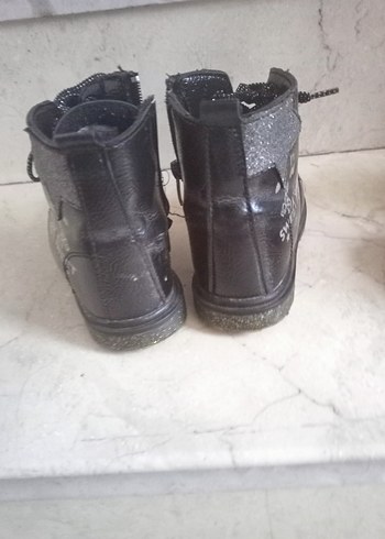 LC Waikiki Kız Çocuk Siyah Yılan Desenli Bot