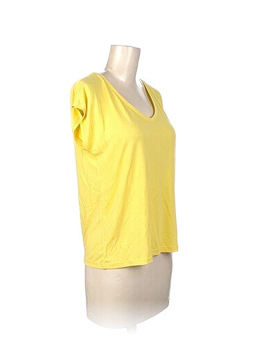 Pieces Pieces T-shirt %70 İndirimli.