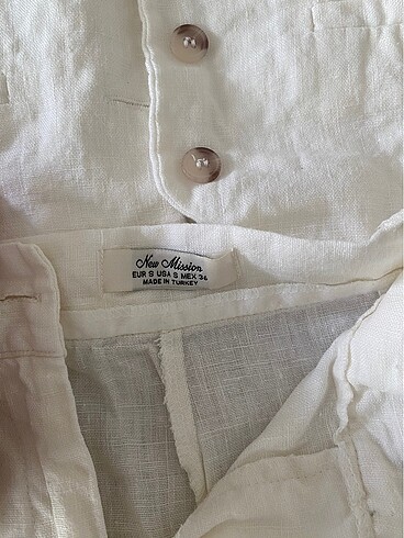 Beyaz keten şort yelek takım - Görsel 5