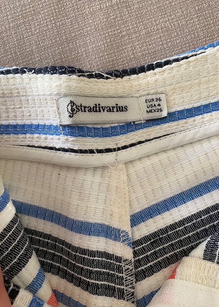 Stradivarius mini şort - Görsel 3