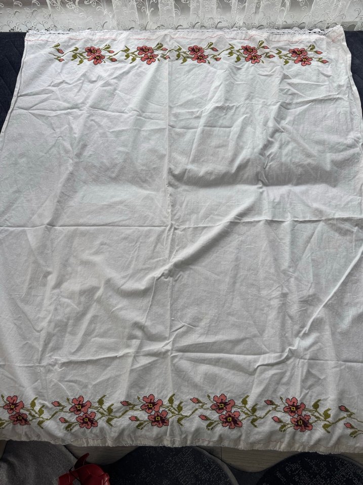 Nakışlı Beyaz Masa Örtüsü - Görsel 3