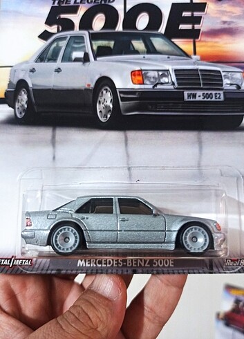 Hot Wheels Mercedes-Benz 500E