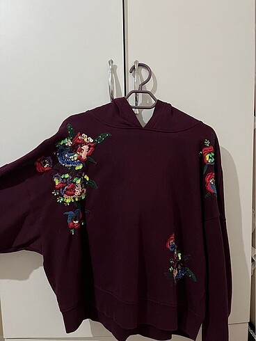 bershka nakışlı sweatshirt