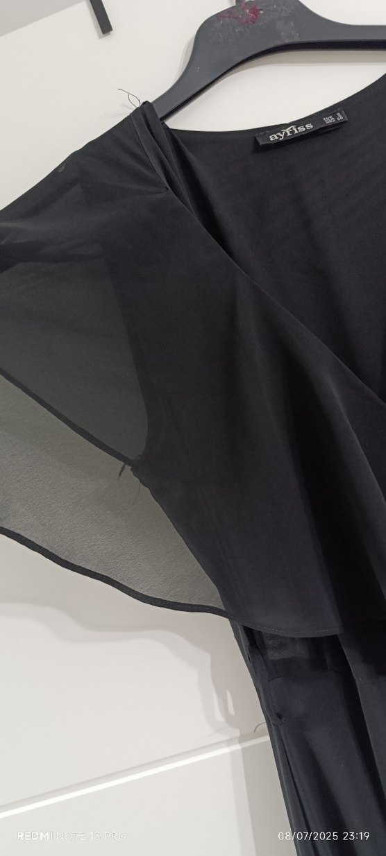 Siyah Fırfırlı Uzun Askılı Elbise - Görsel 2