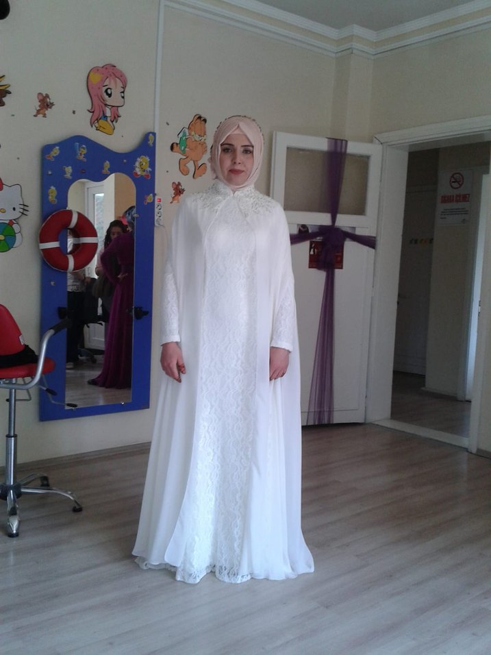 Uzun Beyaz Yüksek Yaka Tesettür Gelinlik - Görsel 2