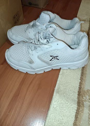 Kinetix Beyaz Bağcıklı Kadın Spor Ayakkabısı