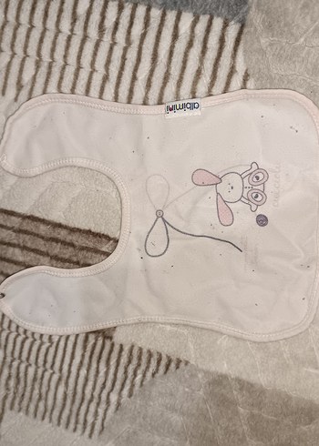 Nakışlı Beyaz Bebek Önlüğü - Görsel 2