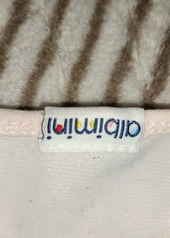 Nakışlı Beyaz Bebek Önlüğü - Görsel 3