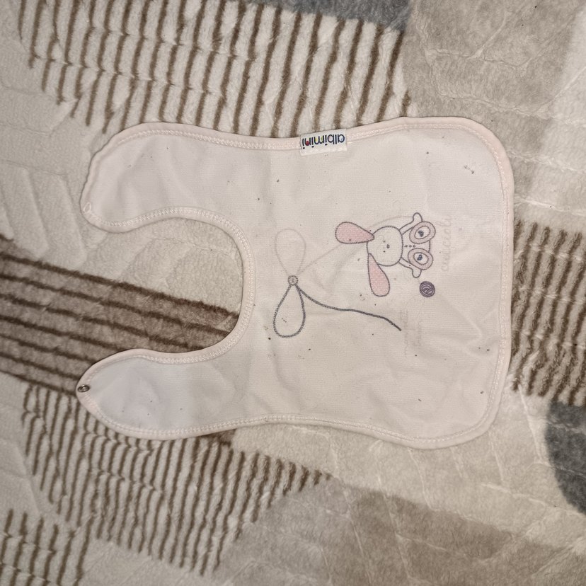 Nakışlı Beyaz Bebek Önlüğü - Görsel 2