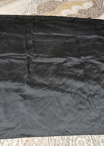 Siyah Dökümlü Kadın Saten Şal - Görsel 2